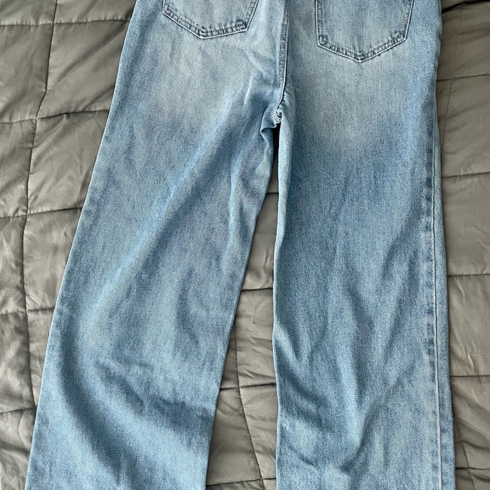 NEW- HIGH RISE WIDE LEG JEANS - Picture 6 of 8